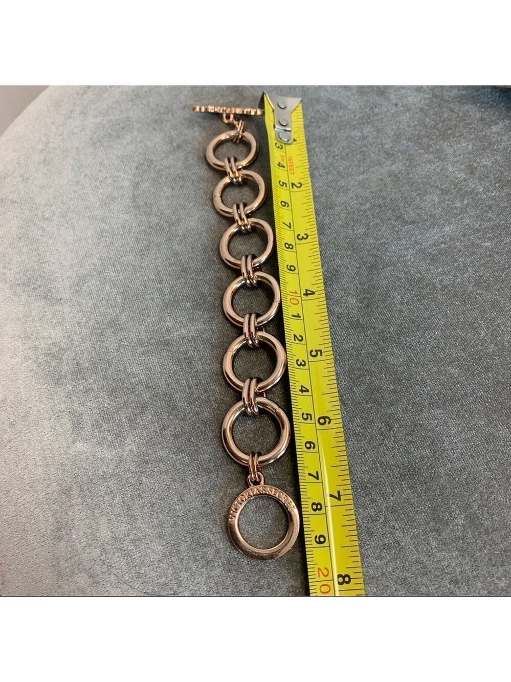 VICTORIA’S Secret rose gold circular chain link angel wing rhinestone bracelet - Picture 5 of 6